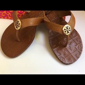 🌟$248 TORY BURCH “THORA” THONG SANDALS NWT 8